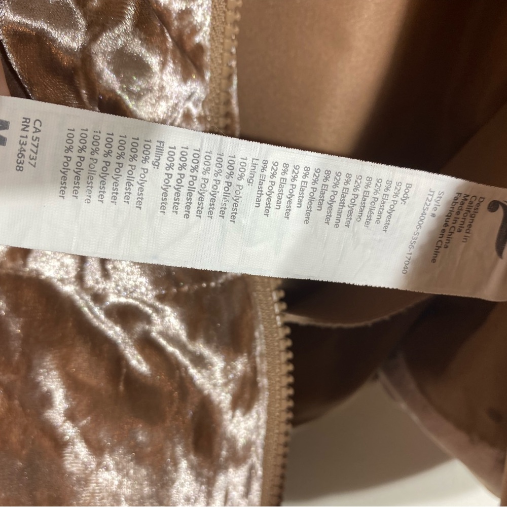 Fabletics Medium size Light Pink Velvet Women's puffer Jacket. - Picture 3 of 9